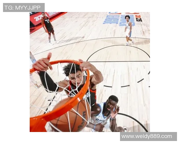 夏季联赛精彩对决76人勇士争锋相对展现年轻球员风采